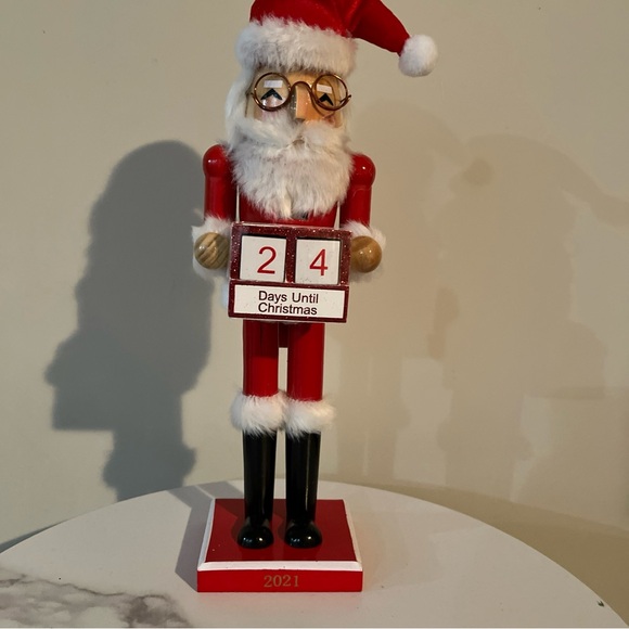 Santa Claus Countdown Calendar - Picture 2 of 10